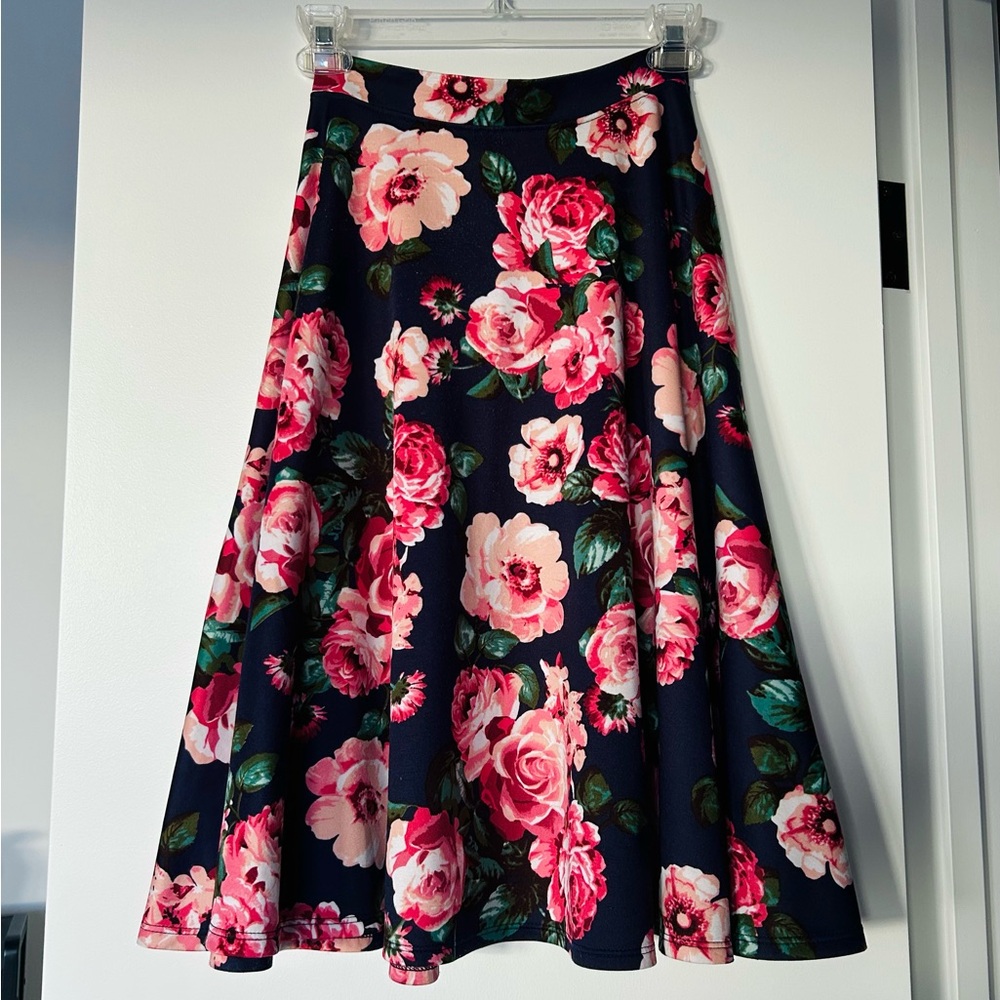 FREE w/Purchase 🩷 Navy and Pink Floral A-line Skirt